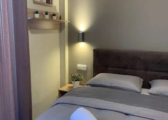 Jo's Cozy Corner * Volos